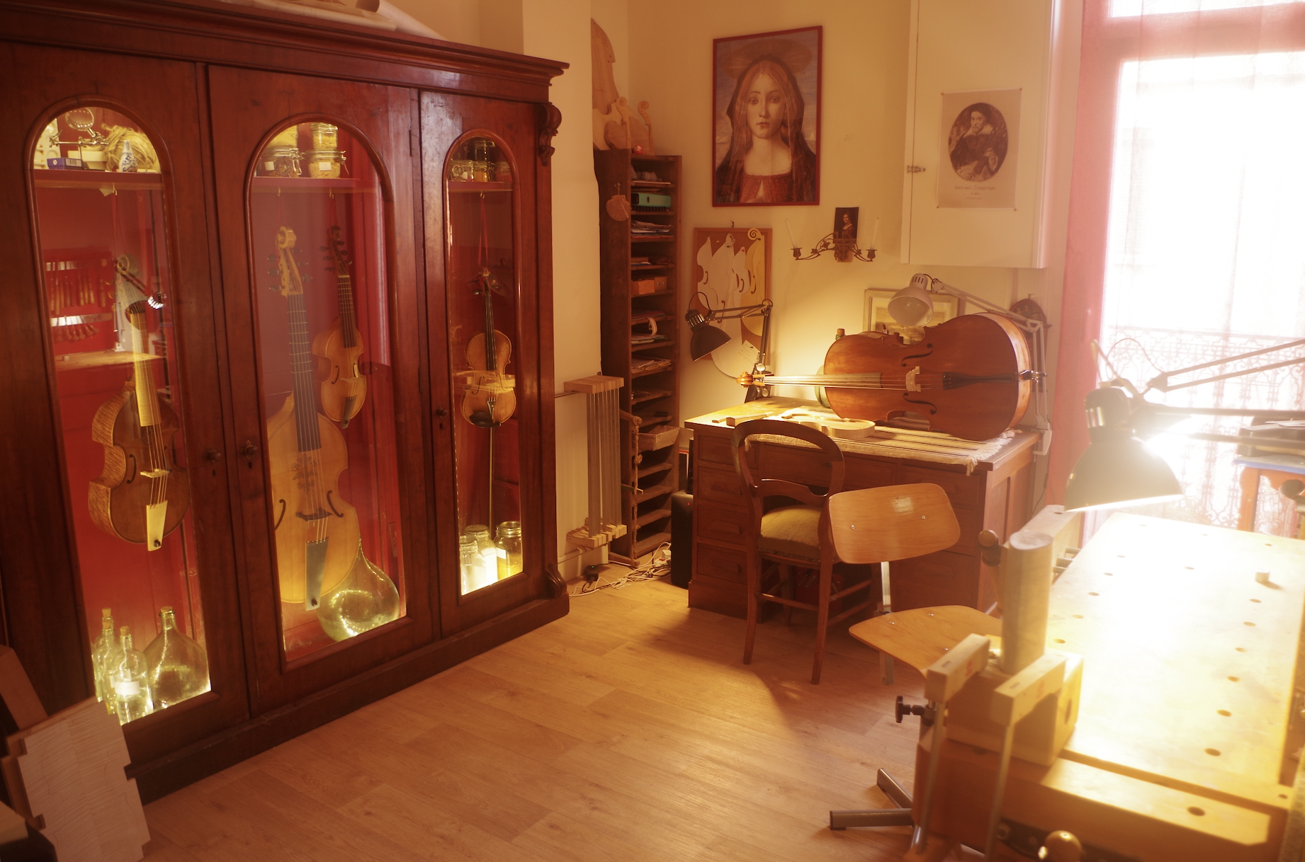 Guided tour of a violin-making workshop